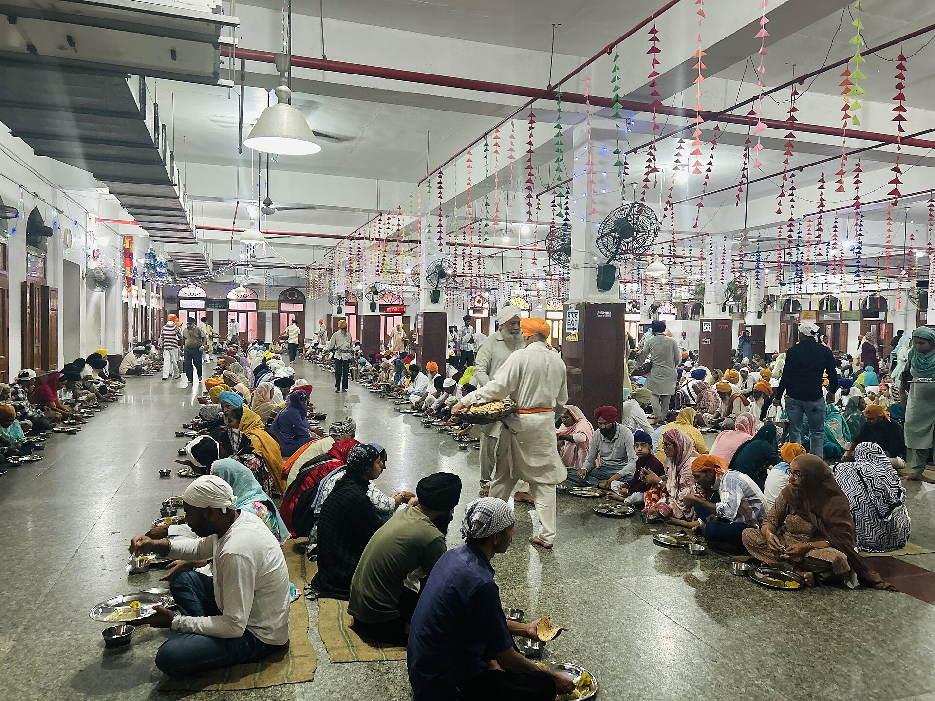 Langar , participatory community kitchen , Golden Temple ,Amritsar 01