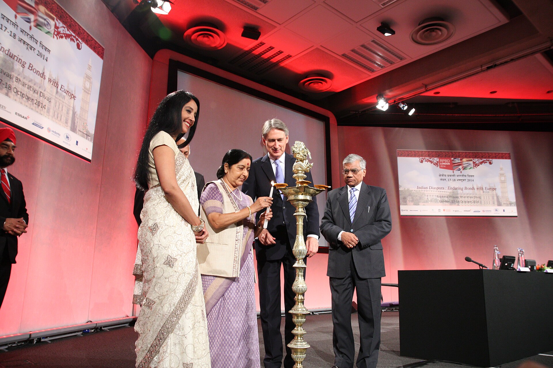 Philip Hammond and Sushma Swaraj at the 2014 Regional Pravasi Bharatiya Divas Convention in London