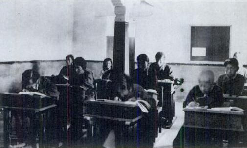 English school in Gyantse, classroom photo