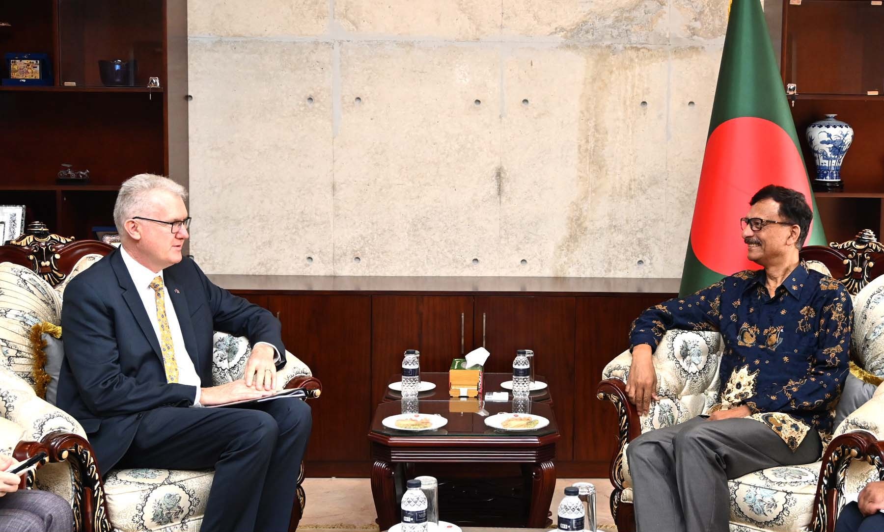 2024-10-31 Australian Minister Met Foreign Affairs Advisor Ministry Office (PID-0005521)