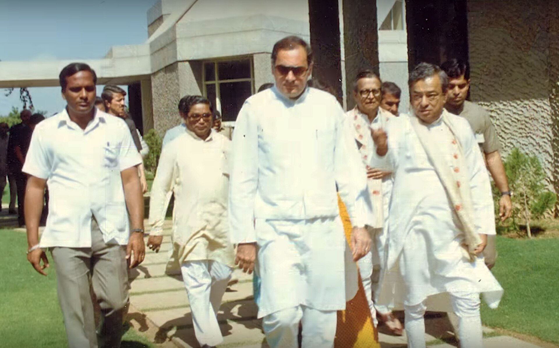 Former Prime Minister Rajiv Gandhi and 'Father of the White Revolution' Verghese Kurien in IRMA Campus