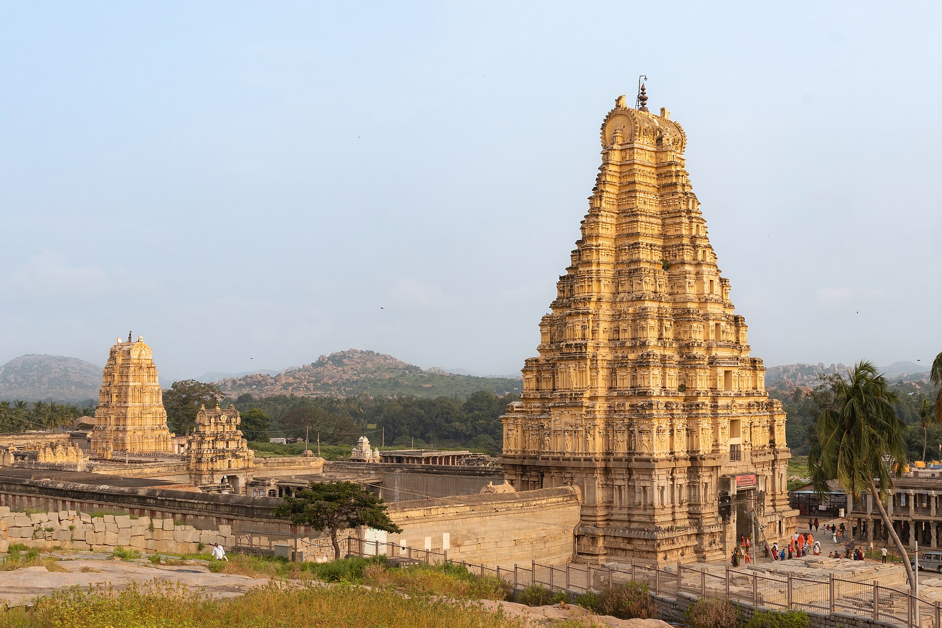 Complex of Virupaksha Temple, Hampi (01)