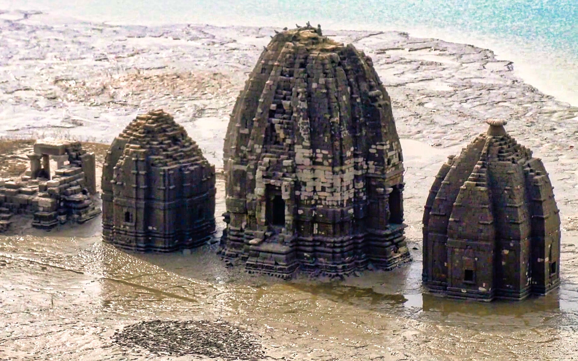 Bilaspur submerged Ranganatha temples, Gobind Sagar Bhakra Dam, Himachal Pradesh